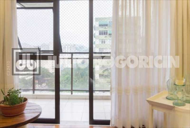 WhatsApp Image 2025-10-07 at 1 - 3