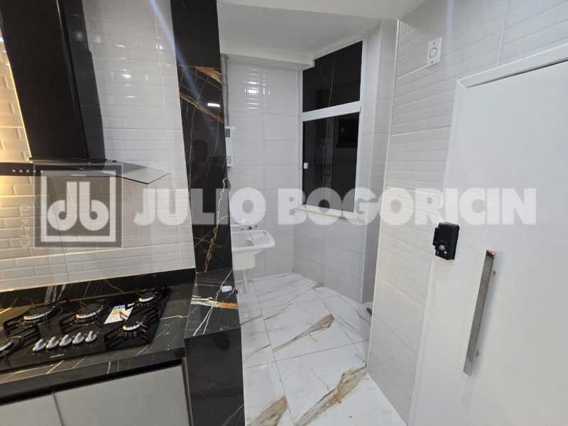 d4b8afb3-ee8f-41c8-b9cd-4f0e9f - 28