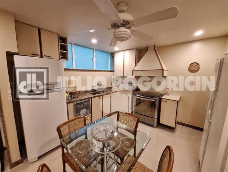 WhatsApp Image 2025-10-10 at 1 - 7