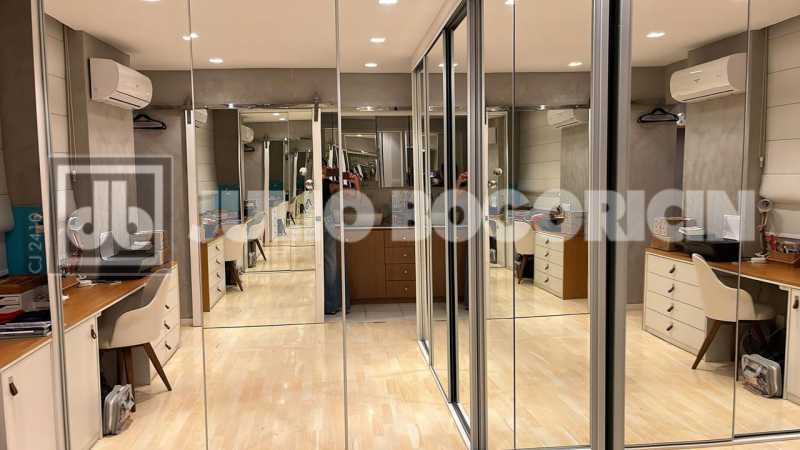 WhatsApp Image 2025-10-08 at 4 - 4