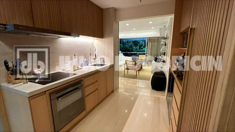 WhatsApp Image 2025-10-08 at 4 - 8