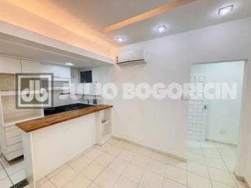 Oportunidade - Rua Joaquim Nabuco, 1 quarto todo reformado, colado com a Praia, Oportunidade!!!! - JBIPA12346