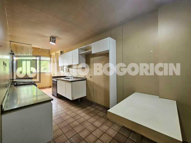 7cd7ea33-101f-4242-ab40-6e6c24 - 17