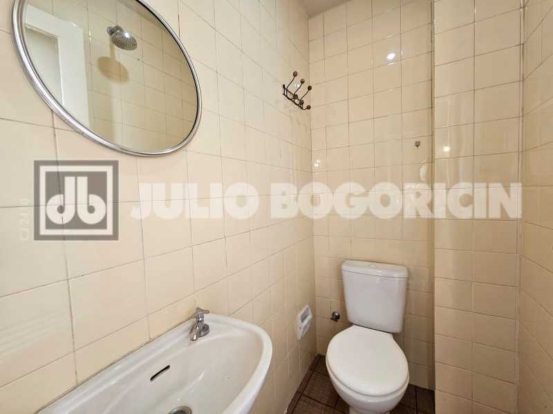 e4f8dcd4-5e84-46de-8cda-4a8230 - 24