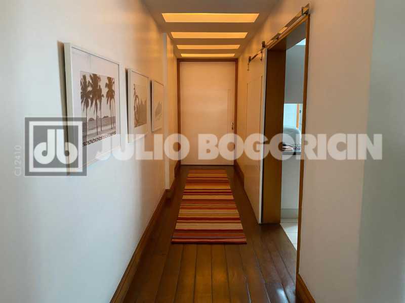 WhatsApp Image 2025-10-19 at 1 - 3