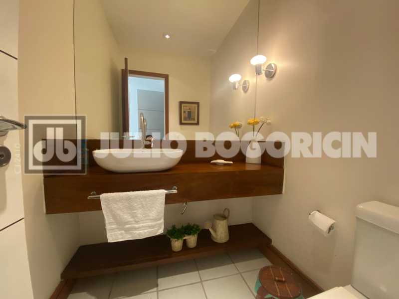 WhatsApp Image 2025-10-19 at 1 - 32