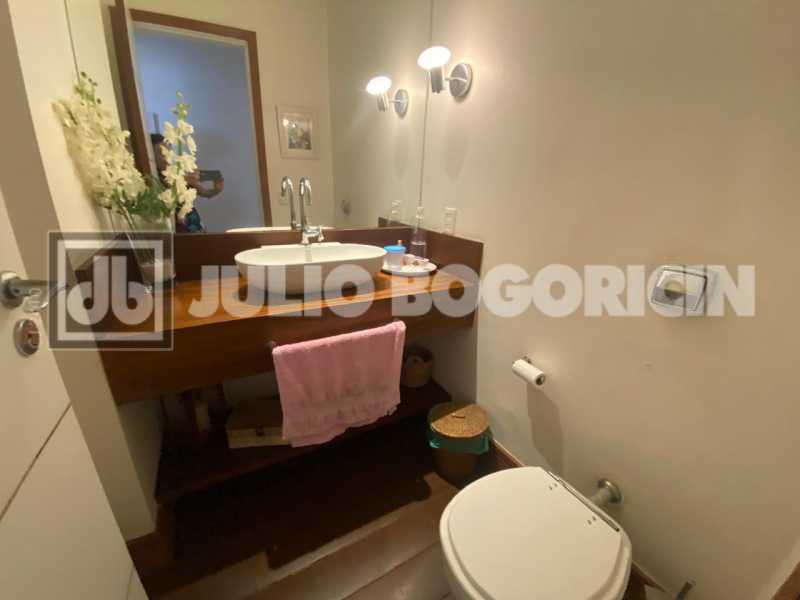 WhatsApp Image 2025-10-19 at 1 - 10