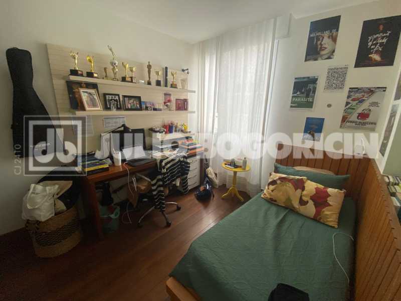 WhatsApp Image 2025-10-19 at 1 - 17