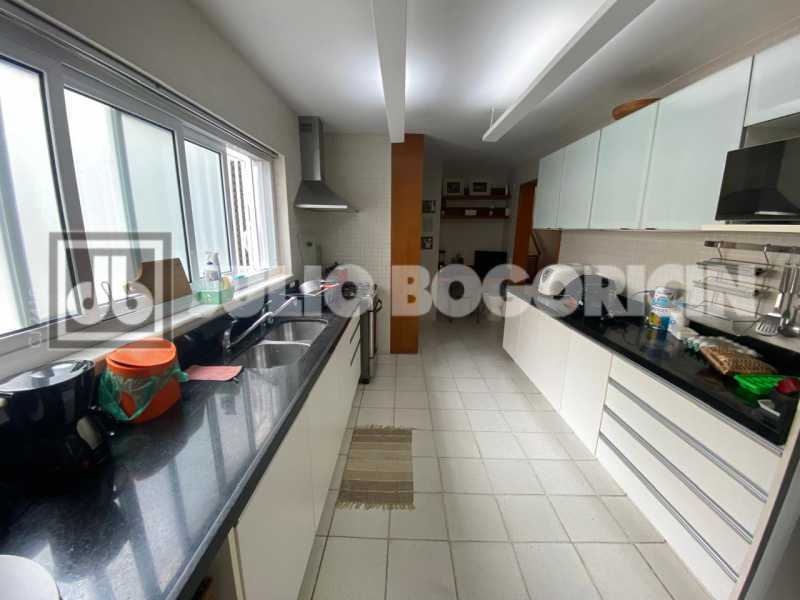 WhatsApp Image 2025-10-19 at 1 - 39