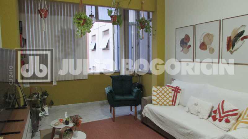 Conheça 3 do imóvel - Gloria - Juntinho Metro - Lindo apartamento - Claro e ventilado - Silencioso - Sala - 1 quarto - Cozinha clara e espaçosa - Área de serviço arejada - 50m² no IPTU - Entrar, morar e ser feliz! - JBF16871 - 3 3 - 3
