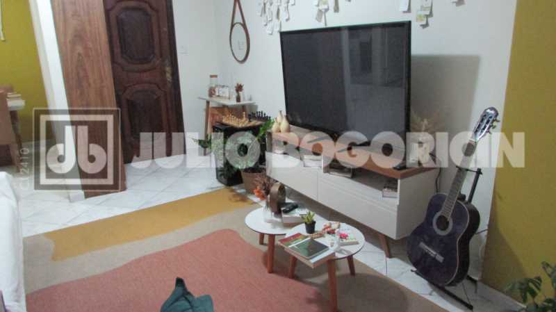 Conheça 12 do imóvel - Gloria - Juntinho Metro - Lindo apartamento - Claro e ventilado - Silencioso - Sala - 1 quarto - Cozinha clara e espaçosa - Área de serviço arejada - 50m² no IPTU - Entrar, morar e ser feliz! - JBF16871 - 12 12 - 12