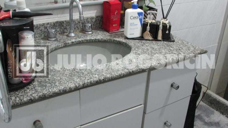 Conheça 23 do imóvel - Gloria - Juntinho Metro - Lindo apartamento - Claro e ventilado - Silencioso - Sala - 1 quarto - Cozinha clara e espaçosa - Área de serviço arejada - 50m² no IPTU - Entrar, morar e ser feliz! - JBF16871 - 23 23 - 23