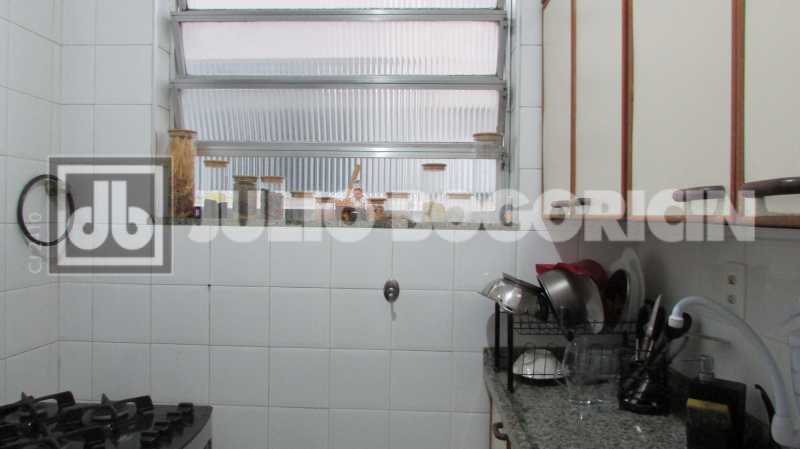 Conheça 28 do imóvel - Gloria - Juntinho Metro - Lindo apartamento - Claro e ventilado - Silencioso - Sala - 1 quarto - Cozinha clara e espaçosa - Área de serviço arejada - 50m² no IPTU - Entrar, morar e ser feliz! - JBF16871 - 28 28 - 28