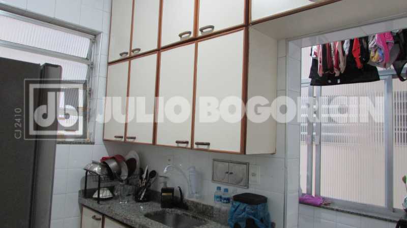 Conheça 33 do imóvel - Gloria - Juntinho Metro - Lindo apartamento - Claro e ventilado - Silencioso - Sala - 1 quarto - Cozinha clara e espaçosa - Área de serviço arejada - 50m² no IPTU - Entrar, morar e ser feliz! - JBF16871 - 33 33 - 33