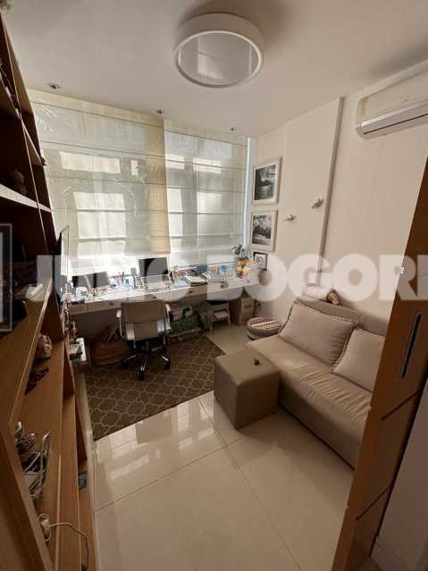 WhatsApp Image 2025-10-14 at 1 - 13