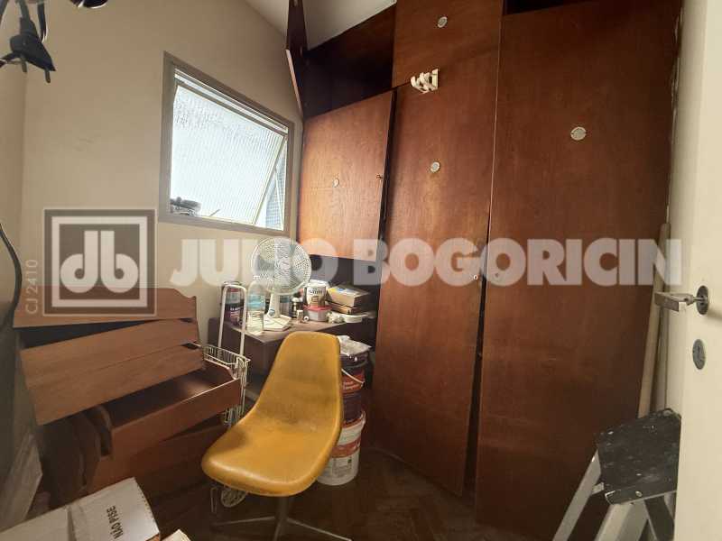 Quarto de Serviço - 30