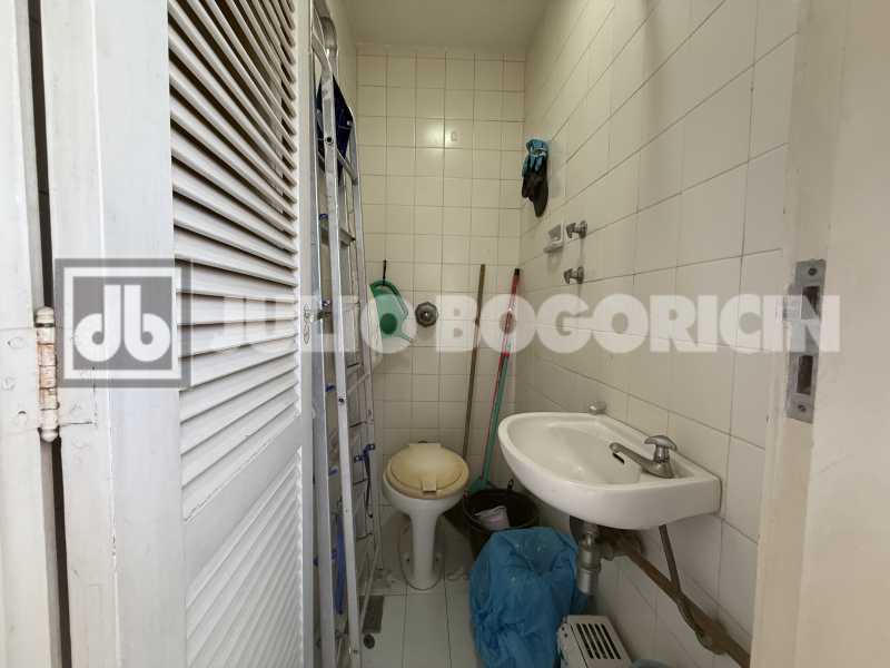 Banheiro de Serviço - 31