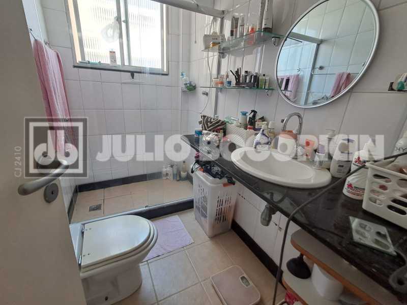 da88013f-d9f7-4167-b777-40d400 - 27