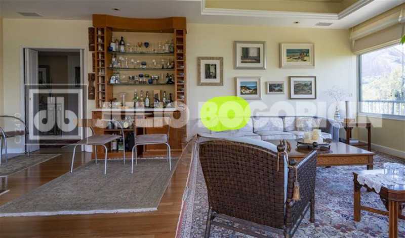 WhatsApp Image 2025-10-14 at 1 - 7