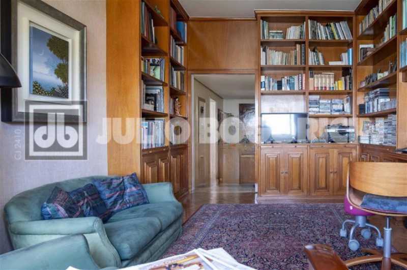 WhatsApp Image 2025-10-14 at 1 - 9