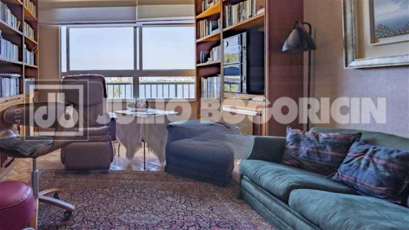 WhatsApp Image 2025-10-14 at 1 - 10