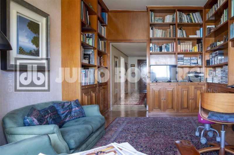 WhatsApp Image 2025-10-14 at 1 - 11