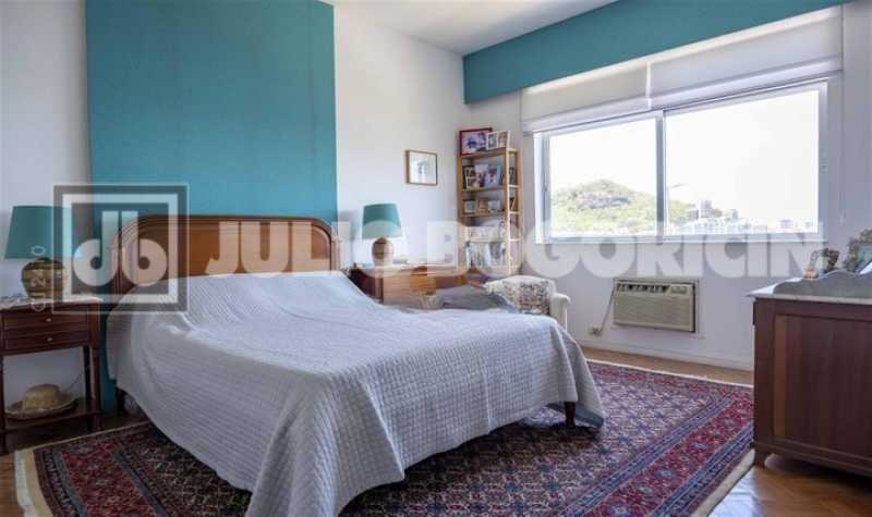 WhatsApp Image 2025-10-14 at 1 - 12