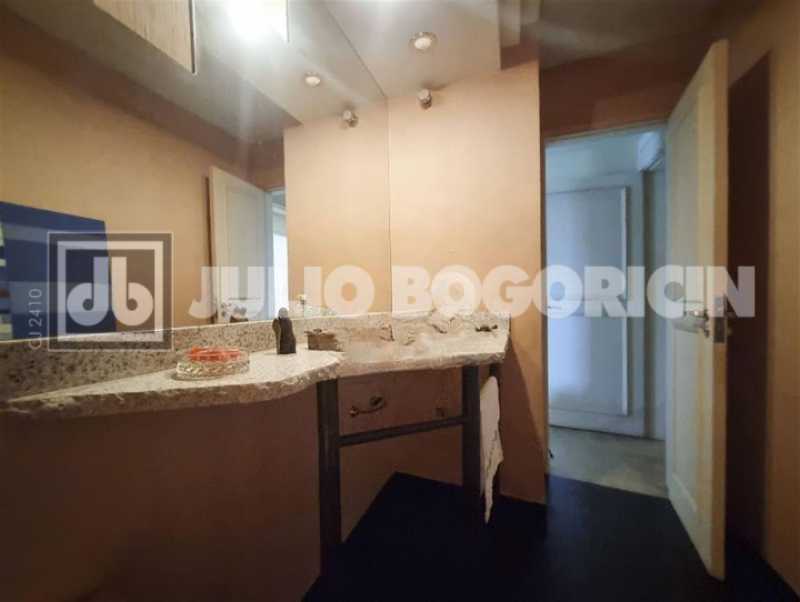 WhatsApp Image 2025-10-14 at 1 - 14