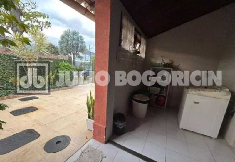 8b3db8f3-8b18-42d4-9830-a36145 - 12