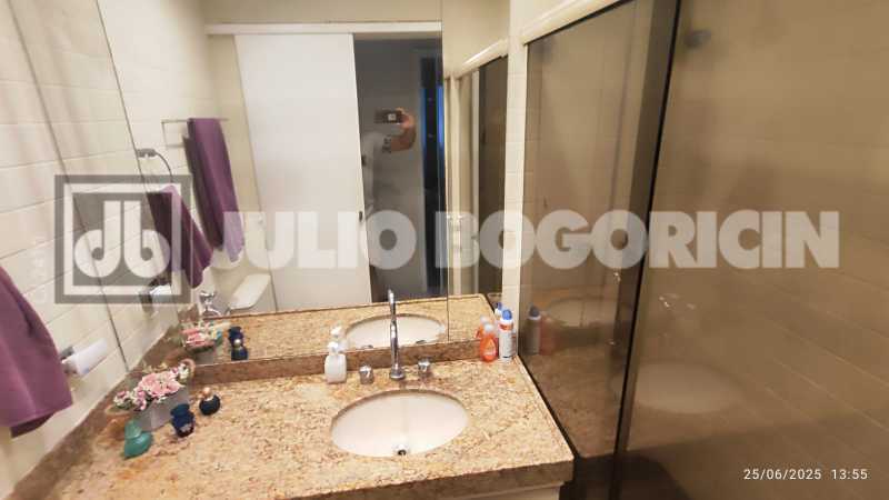 ccf56ad9-6a21-4ee1-ba9b-c1f8b4 - 20