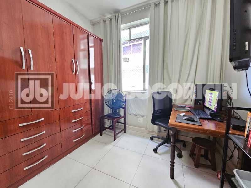 972bff17-59a3-48d3-b6c7-cef65a - 18