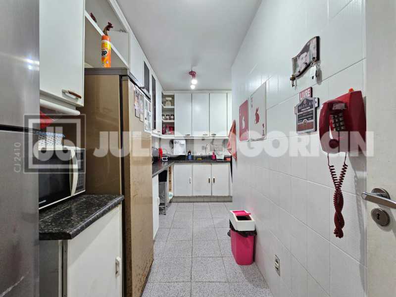 ed9f5c37-1488-4194-b723-a04643 - 23