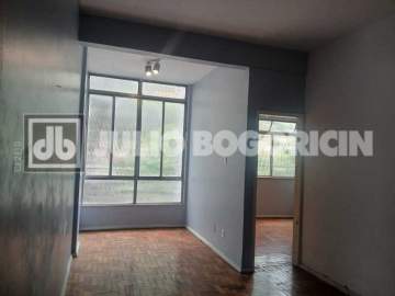 Oportunidade - Apartamento á venda, Sala quarto, com dependência, área externa, condomínio barato. - JBT15207
