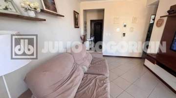 Ótima localização - Apartamento a venda - 2 quartos (1 suíte) - Vaga na escritura - Rua Coração de Maria - Condomínio só R$ 450,00 reais - JBM223398