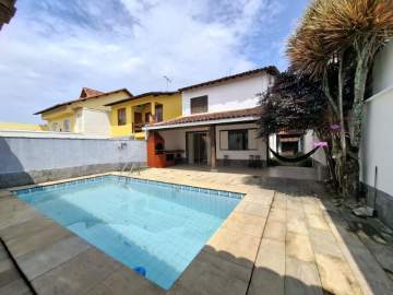 Oportunidade - Freguesia - Oportunidade! Ótima casa vazia em condomínio Duplex 3quartos , suíte , piscina ,quintal, churrasqueira. Localização privilegiada! Vale a visita. - JBJ601918