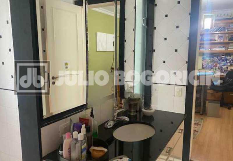 WhatsApp Image 2025-10-24 at 1 - 13