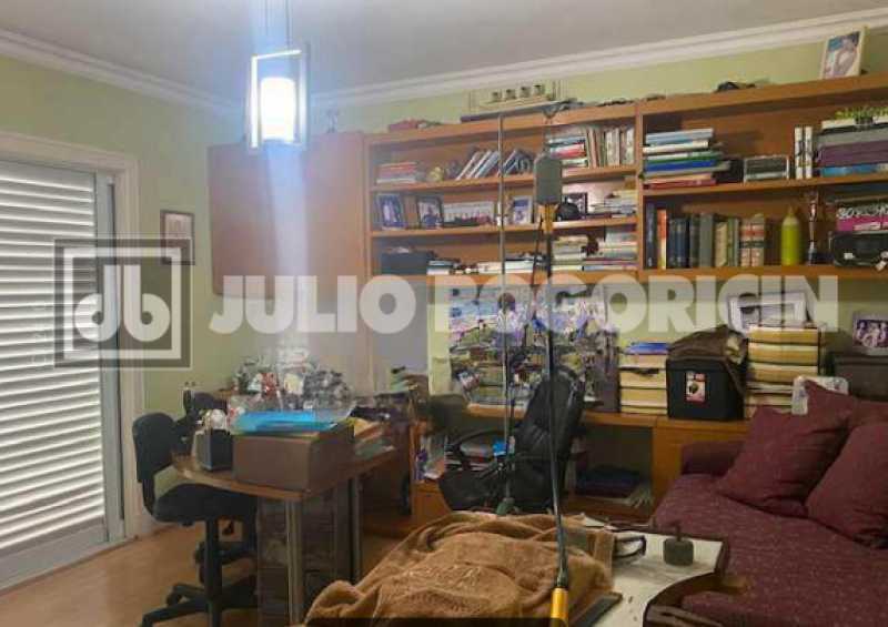 WhatsApp Image 2025-10-24 at 1 - 8