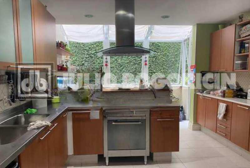 WhatsApp Image 2025-10-24 at 1 - 22