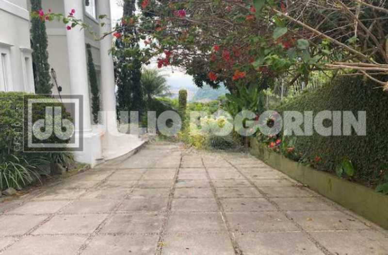 WhatsApp Image 2025-10-24 at 1 - 27