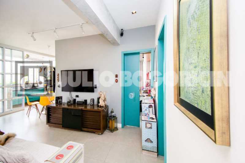 WhatsApp Image 2025-10-31 at 1 - 4