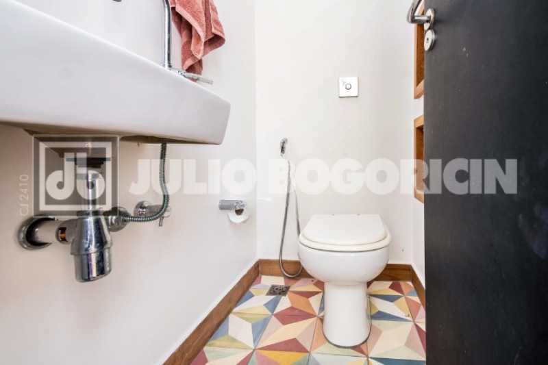 WhatsApp Image 2025-10-31 at 1 - 17