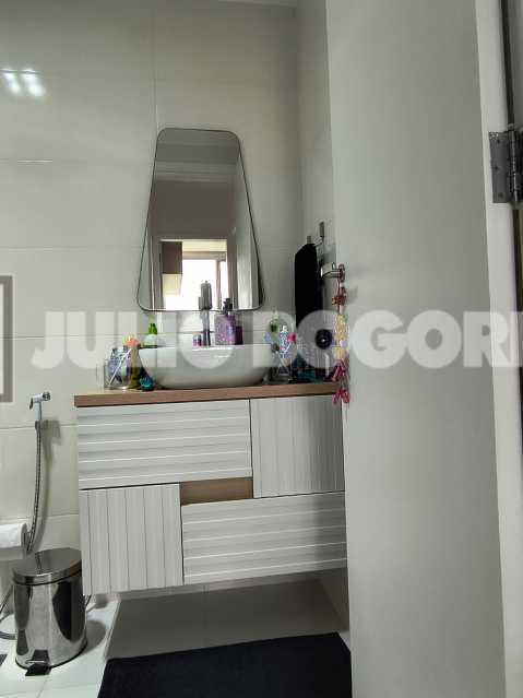 a3665ee1-5b9f-4dc1-8a59-9625ea - 24