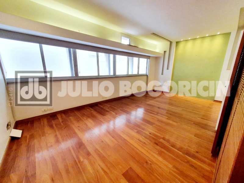 WhatsApp Image 2025-11-05 at 1 - 6