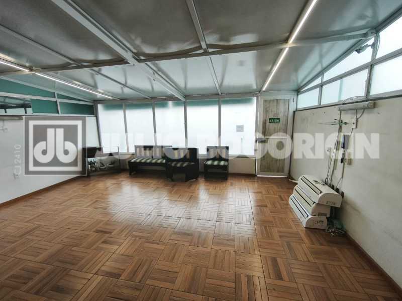 WhatsApp Image 2025-11-05 at 1 - 6