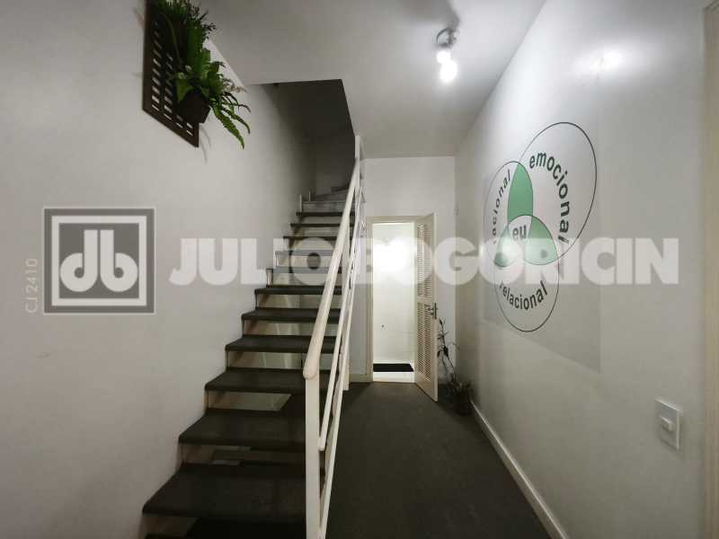 WhatsApp Image 2025-11-05 at 1 - 7