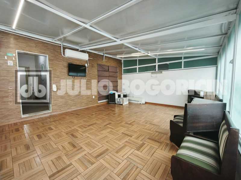 WhatsApp Image 2025-11-05 at 1 - 8