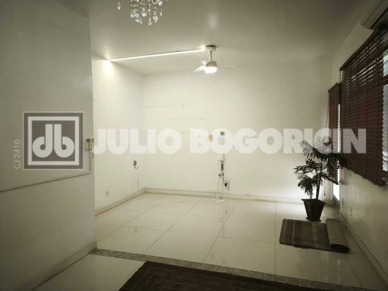 WhatsApp Image 2025-11-05 at 1 - 18