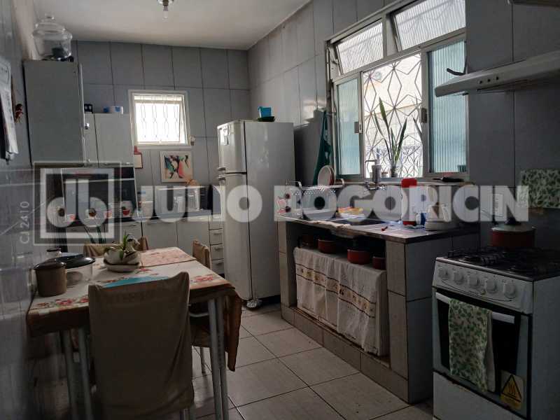 8066a9d0-68aa-45a5-a693-d62a9f - 5