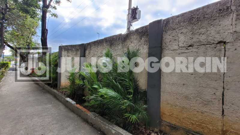 18a2ac27-39e0-4057-a8fe-bde215 - 17