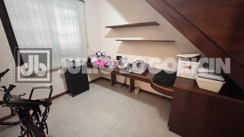 31a9ef73-1485-4c8d-8738-307b2a - 12